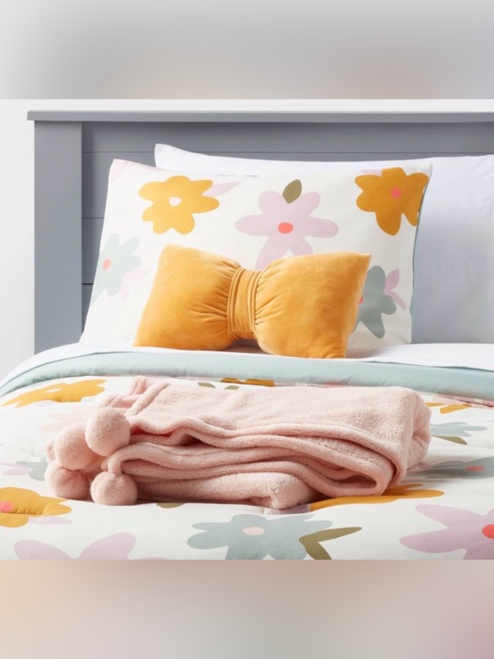 Twin Floral Multi-Piece Piece Girls Bedding Set (4 pc)- Pillowfort NWT